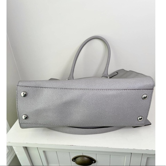 29-Michael Kors pearl gray handbag - Picture 11 of 15